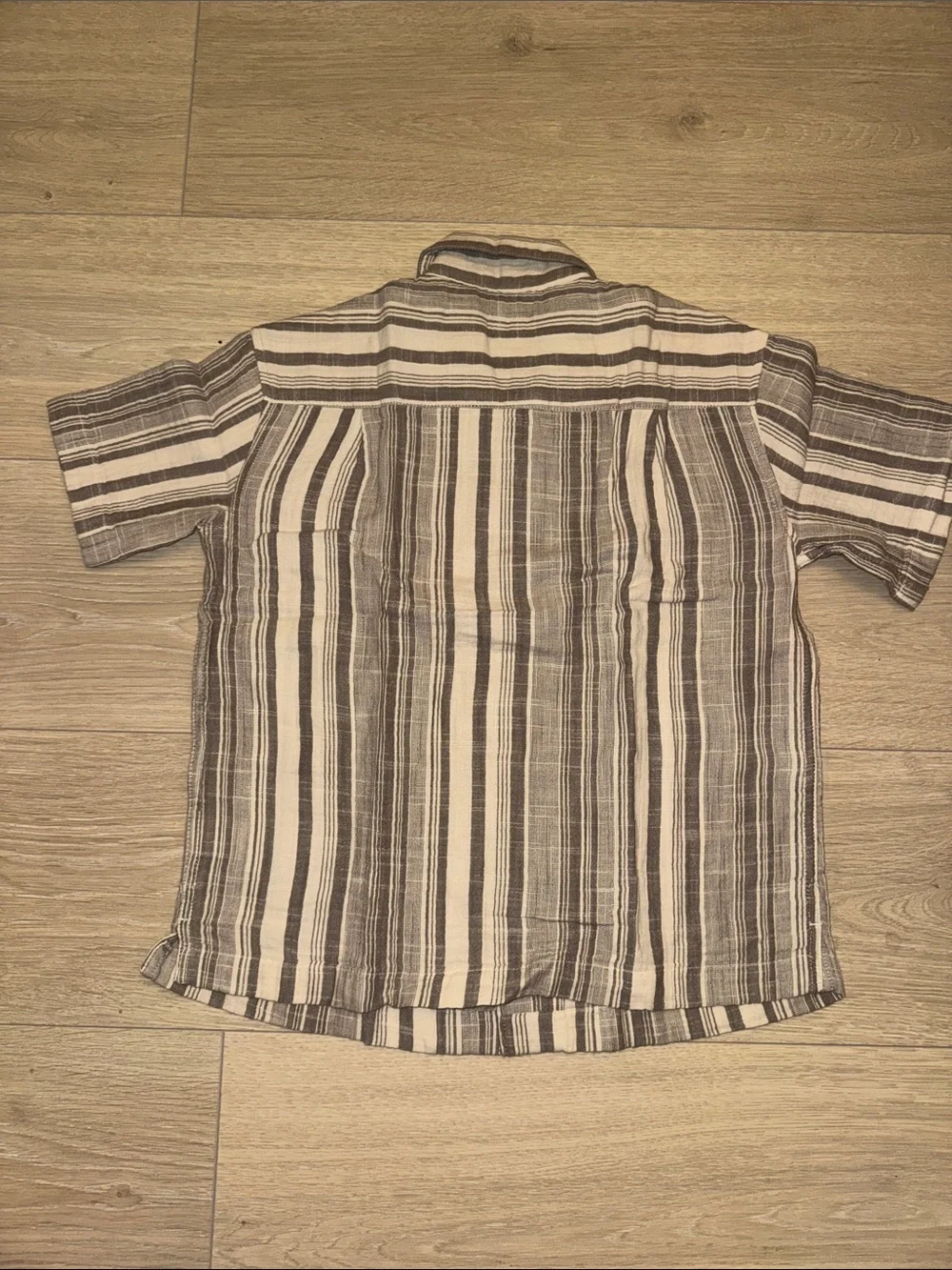 GAP Short Sleeve Vertical Stripe Button-Up Shirt in Brown and Cream